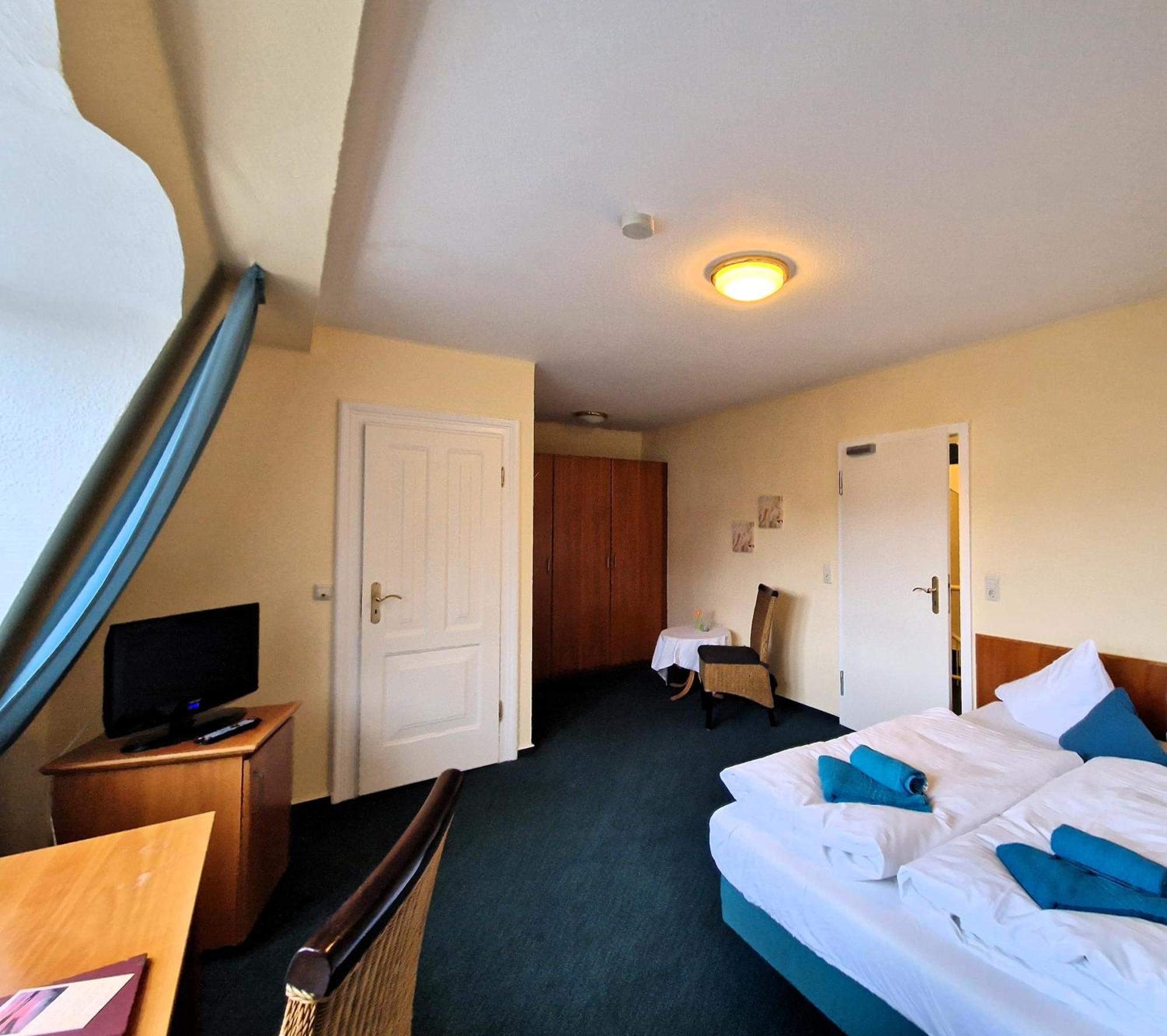 Hotel Faehrhaus Niederkleveez Boßdorf 외부 사진