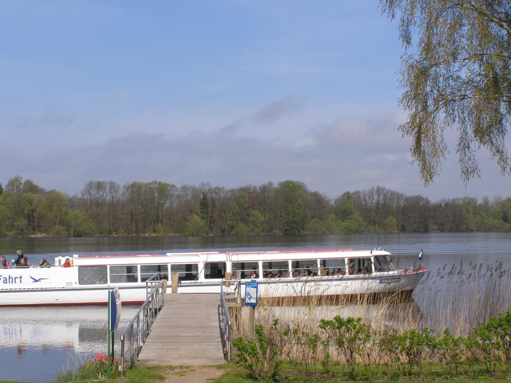 Hotel Faehrhaus Niederkleveez Boßdorf 외부 사진