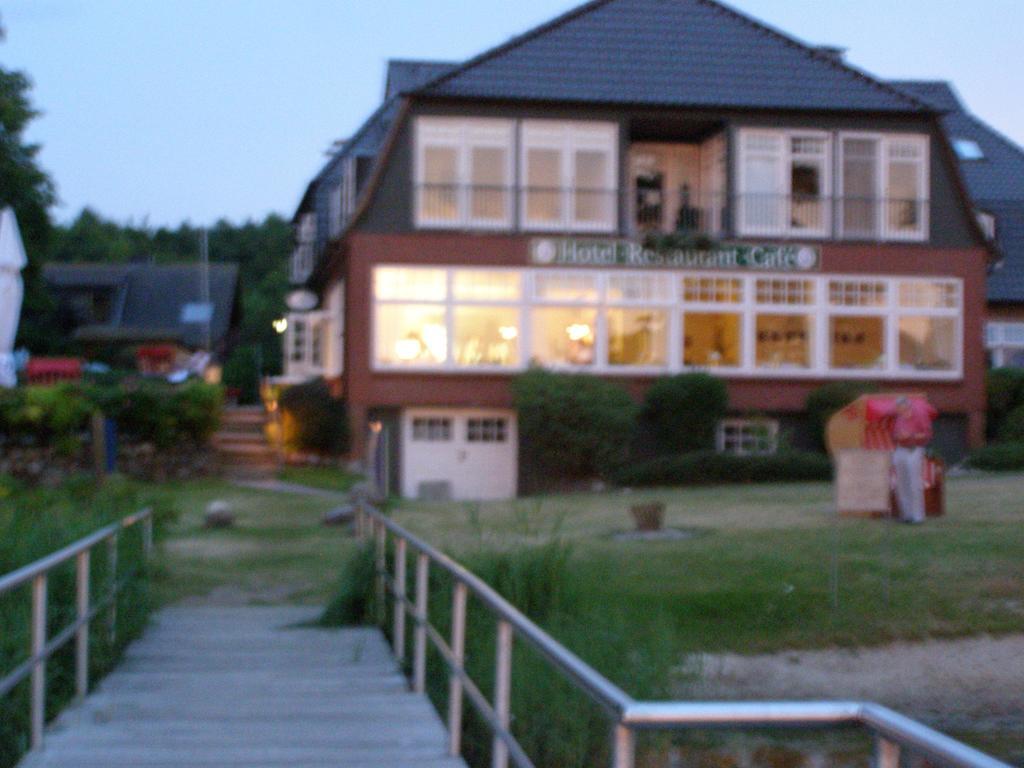 Hotel Faehrhaus Niederkleveez Boßdorf 외부 사진