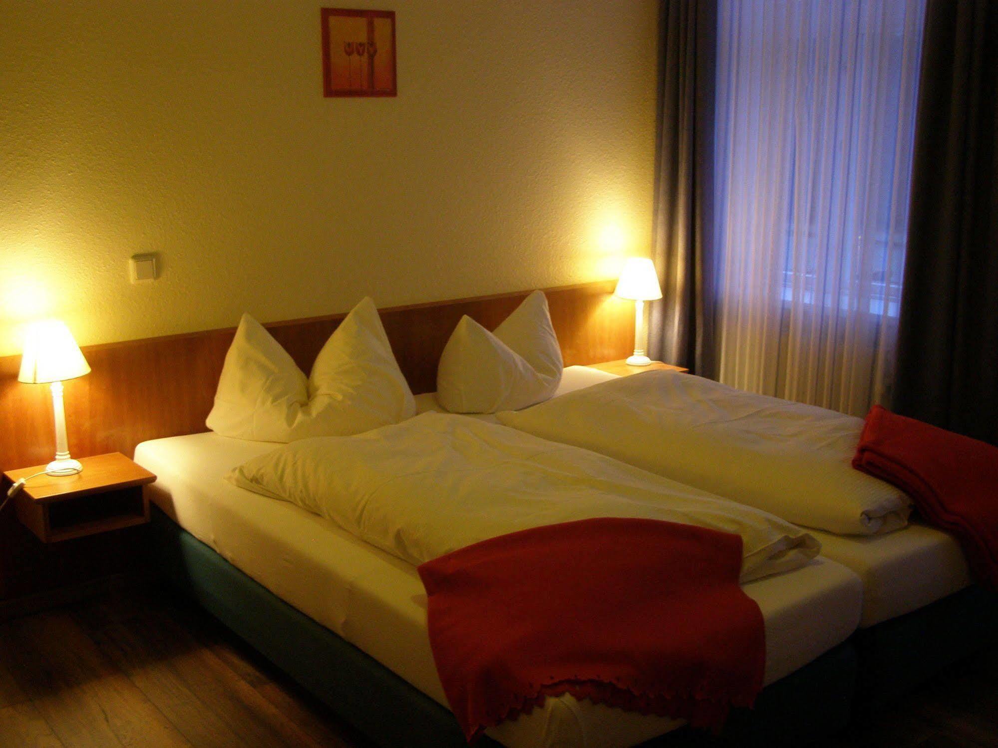 Hotel Faehrhaus Niederkleveez Boßdorf 외부 사진